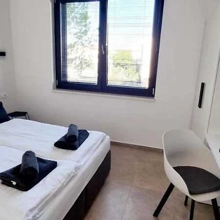 Apartman Dinary *