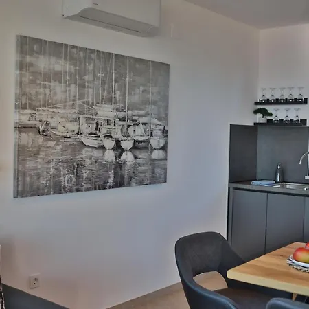 Dinary Apartment *