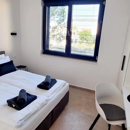 Apartman Dinary *