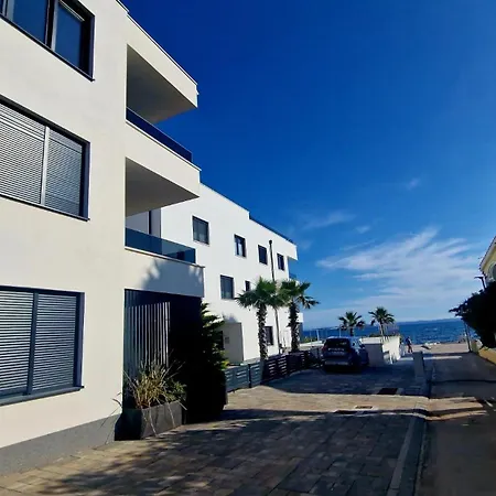 Apartament Dinary Vir